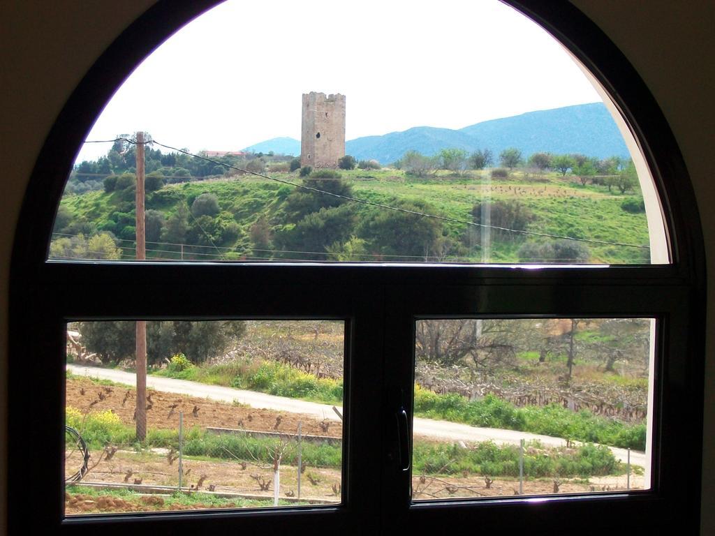 Vravrona Tower & Willa Markópoulon